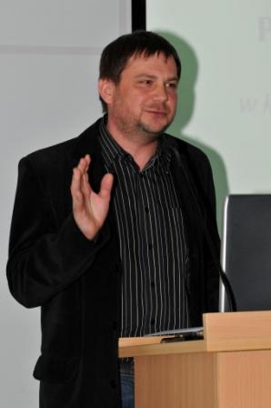 Dr Stefan Szary
